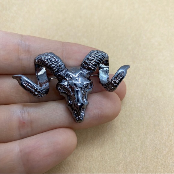 Goat Head Baphomet Gun Grey Brooch Pin 🔮 - Picture 5 of 7